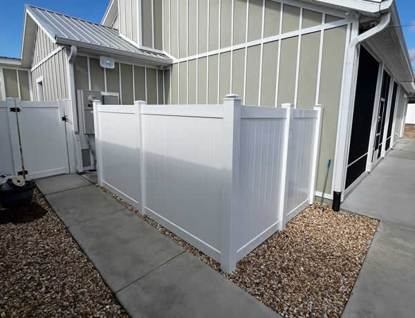 Professional Fence Washing in Central Florida